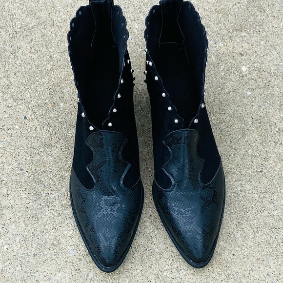 Super Cute Black Studded Ankle Boot 🖤 - Picture 2 of 8